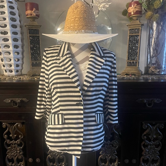 MONTEAU BLACK & WHITE STRIPPED JACKET - Picture 5 of 5